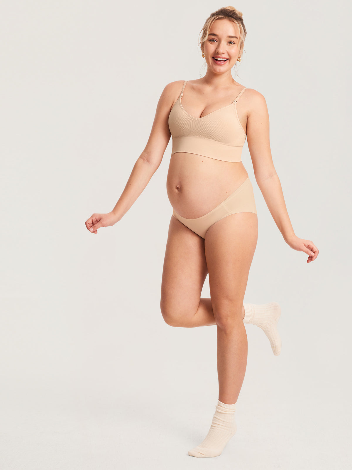 MOMANDA Women's Ribbed V Neck Nursing Bralette Beige @model_info:MOM4