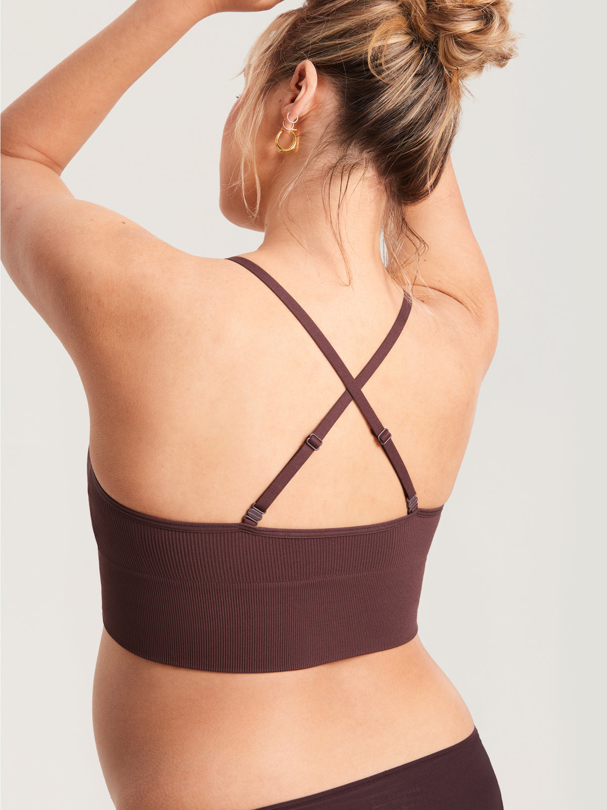 MOMANDA Women's Ribbed V Neck Nursing Bralette Hazelnut @model_info:MOM3