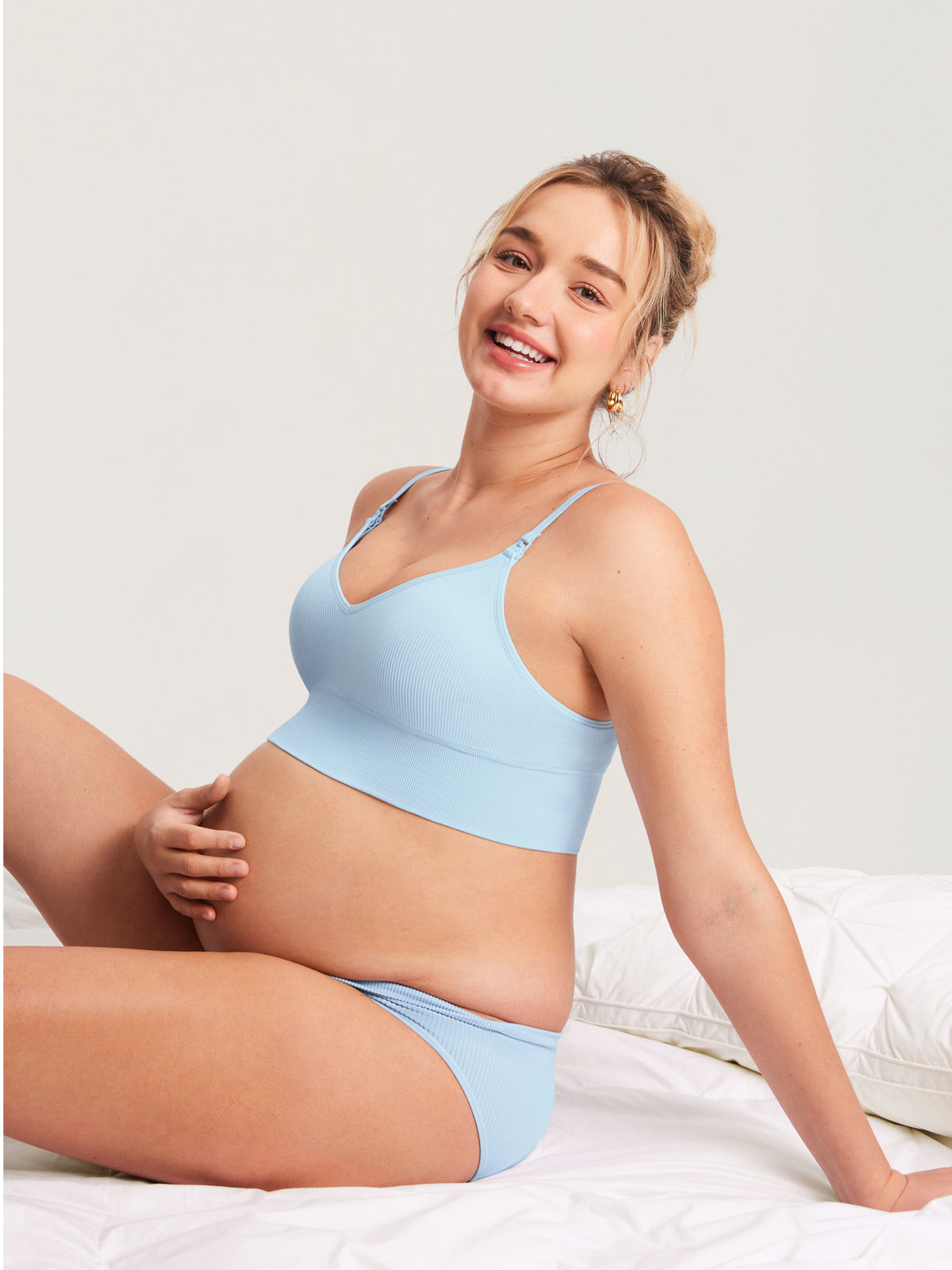 MOMANDA Women's Ribbed V Neck Nursing Bralette Light Glacier @model_info:MOM5