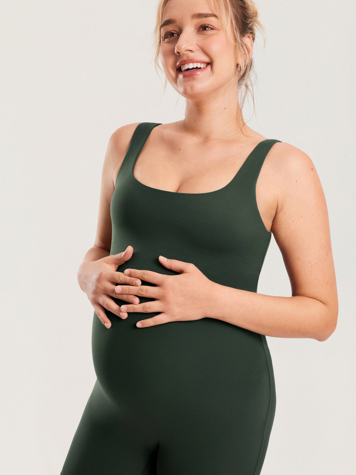 MOMANDA Women's Natrelax® Maternity Romper Legend Green @model_info:MOM2