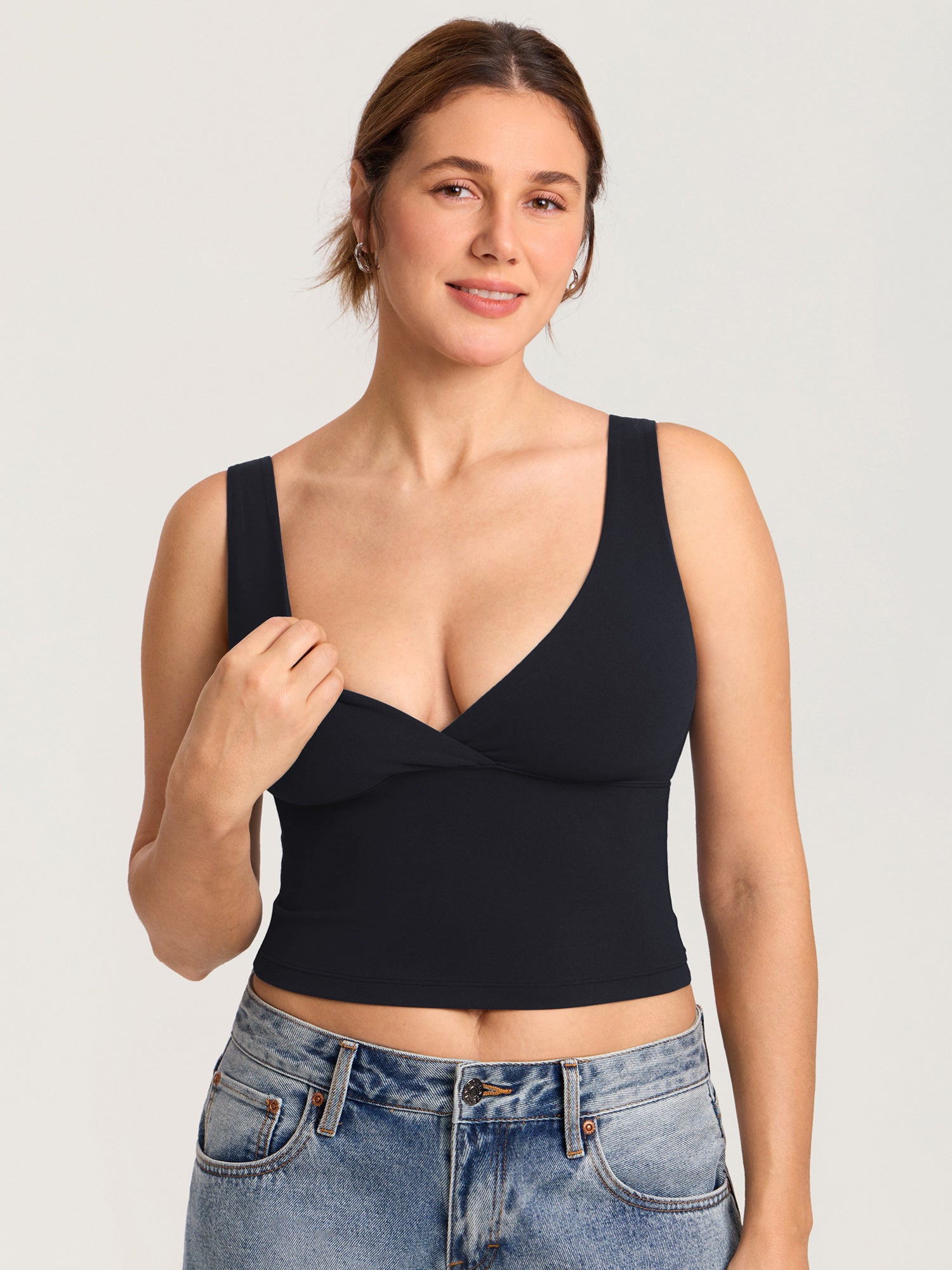 MOMANDA Natrelax® Crossover Nursing Crop Tank Top Black @model_info:MOM1