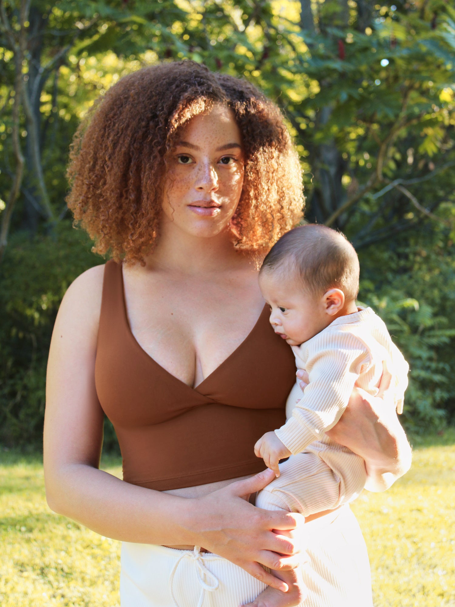 MOMANDA Natrelax® Crossover Nursing Crop Tank Top Black