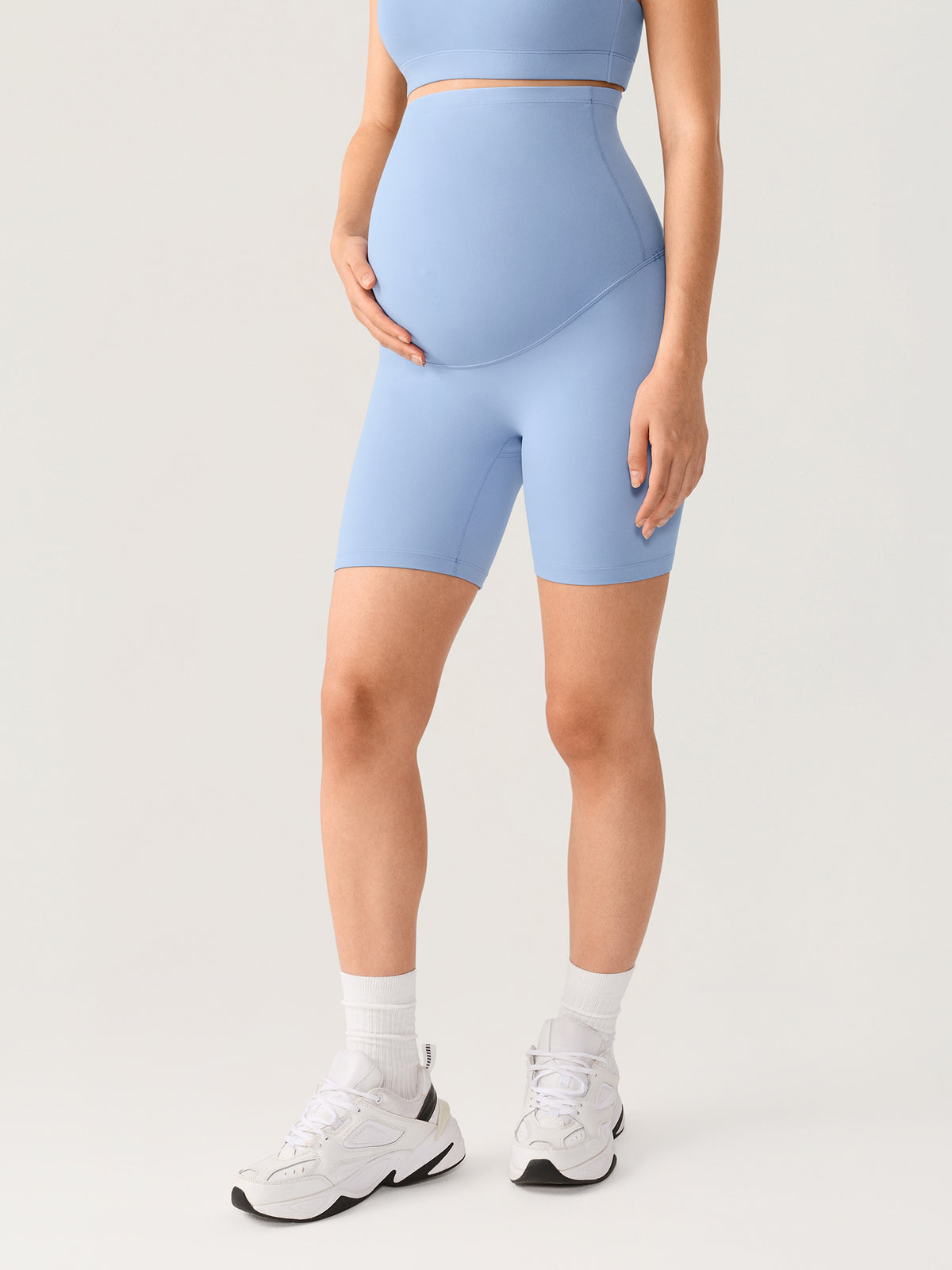 Natrelax® No Front Seam Maternity Shorts 6"