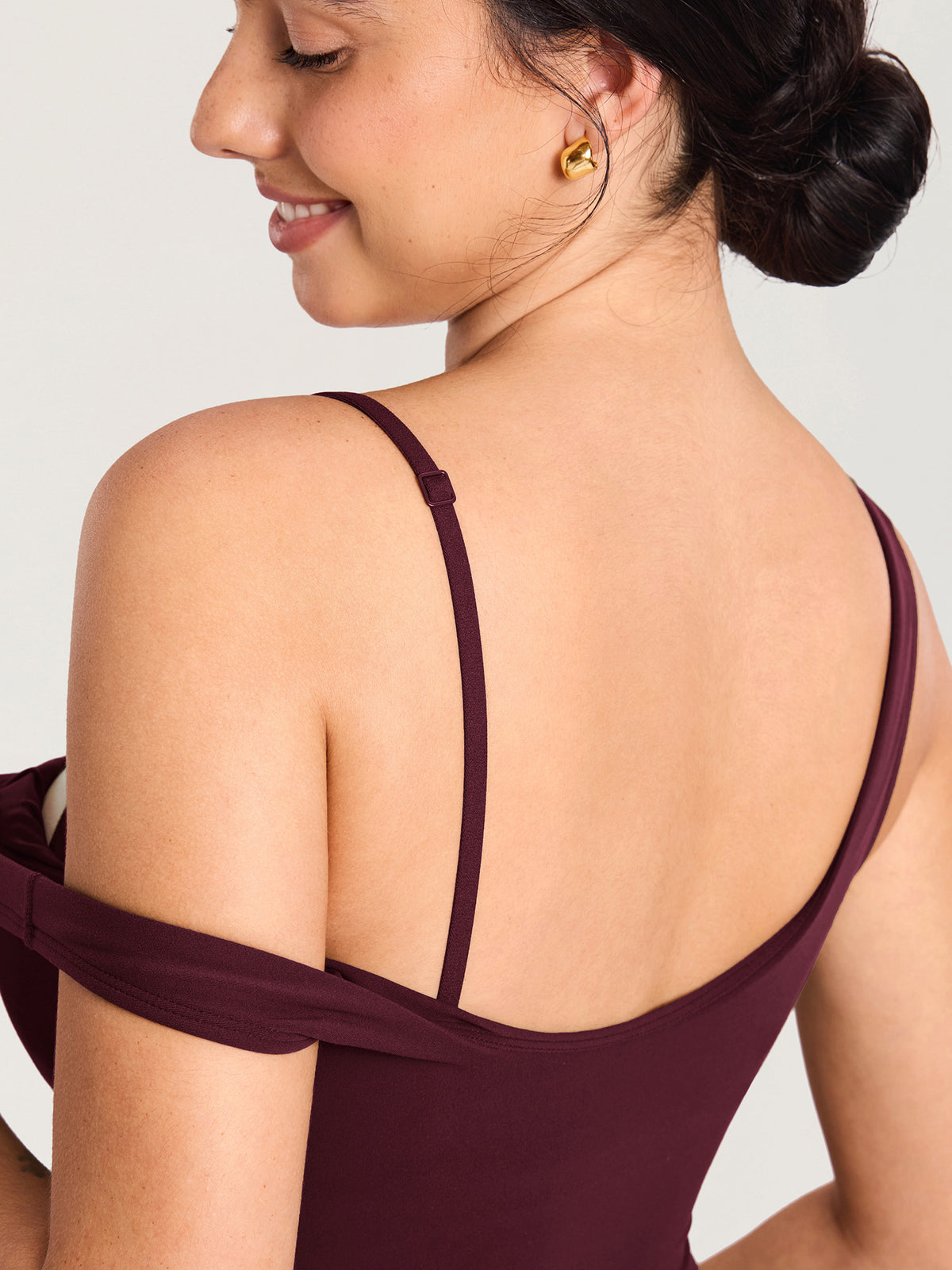 MOMANDA Women's Natrelax® Nursing Crop Tank Top - V Neck Ripe Plum @model_info:MOM4