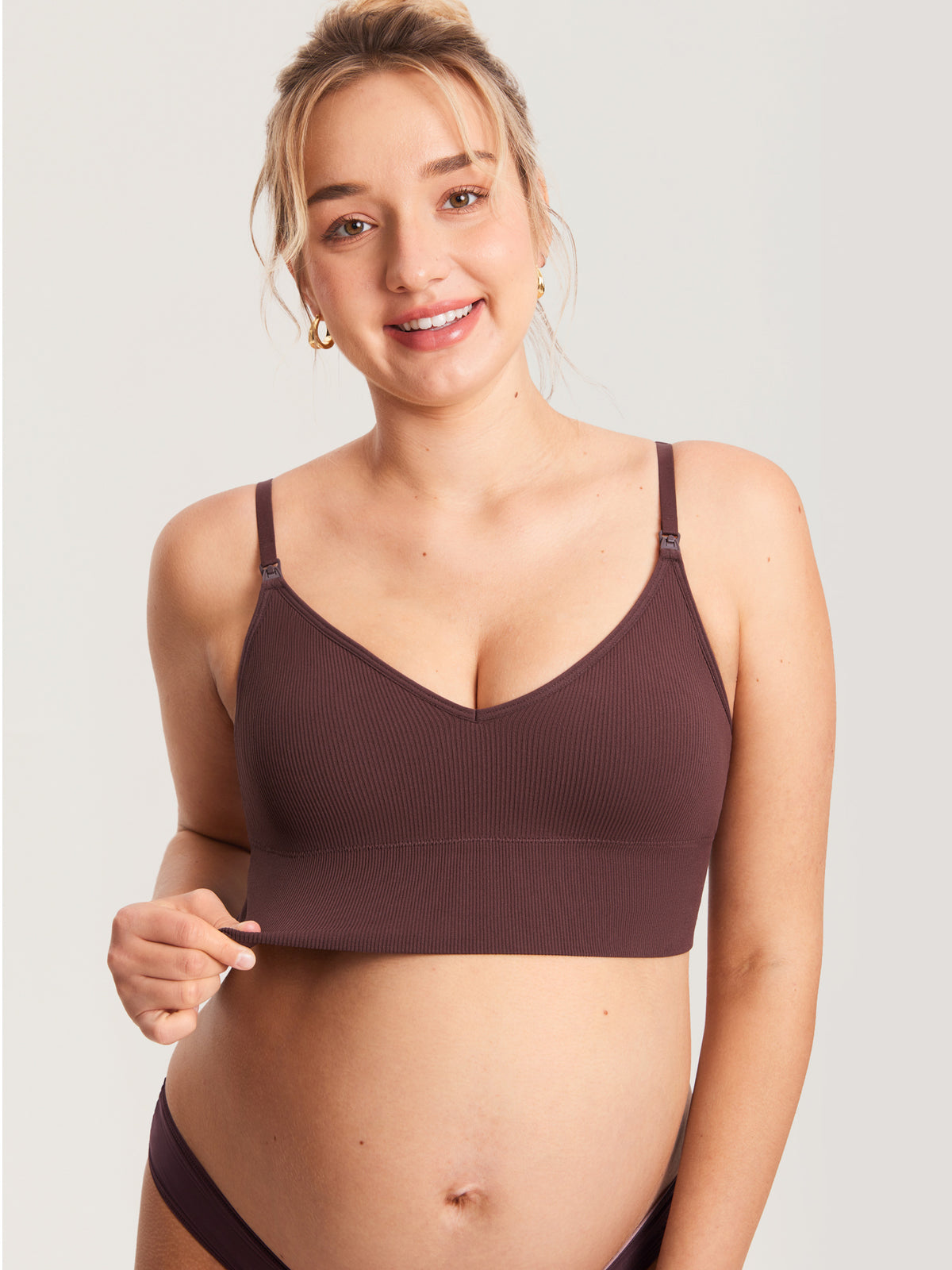 MOMANDA Women's Ribbed V Neck Nursing Bralette Hazelnut @model_info:MOM2