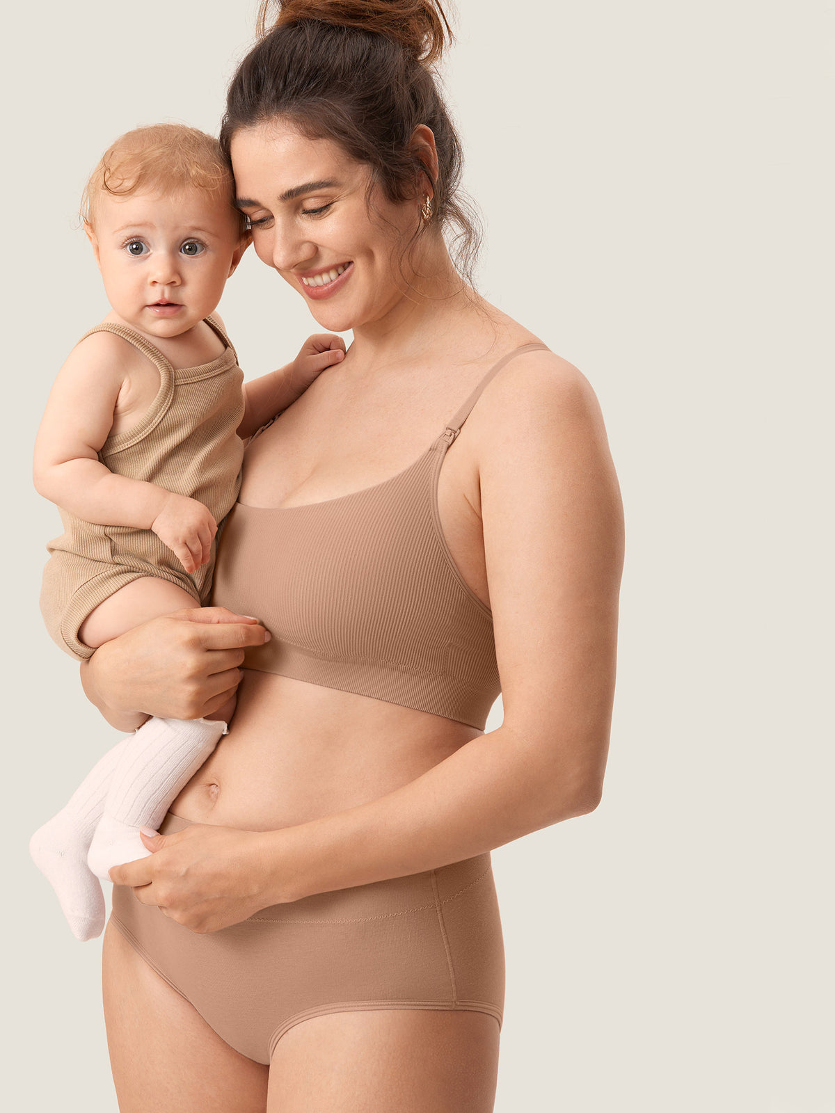 MOMANDA Women's Ribbed Scoop Nursing Bralette Gravel Beige @model_info:Nursing