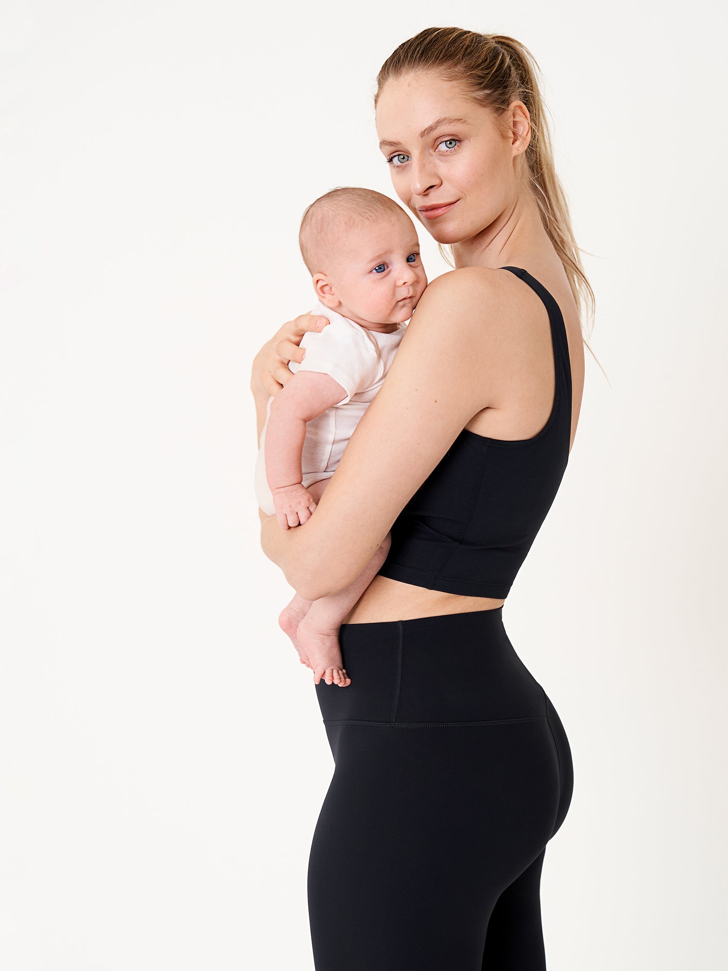 MOMANDA Women's Natrelax® Nursing Crop Tank Top Black