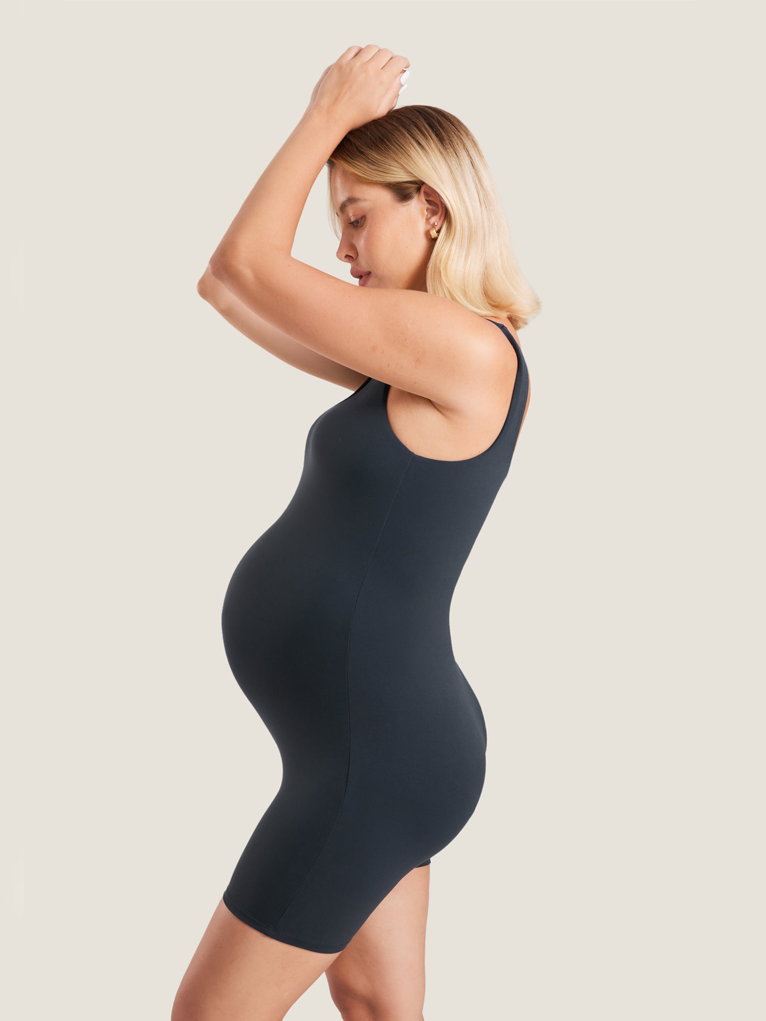MOMANDA Women's Natrelax® Maternity Romper True Navy @model_info:MOM1