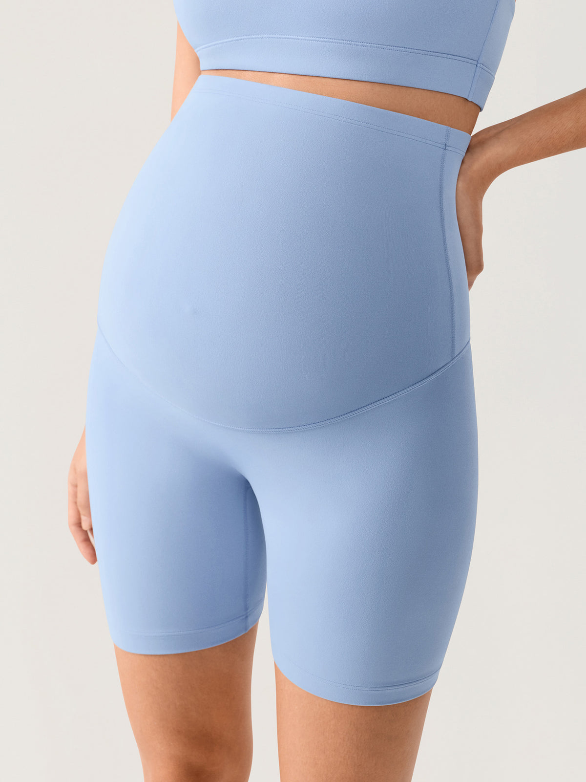 Natrelax® No Front Seam Maternity Shorts 6"