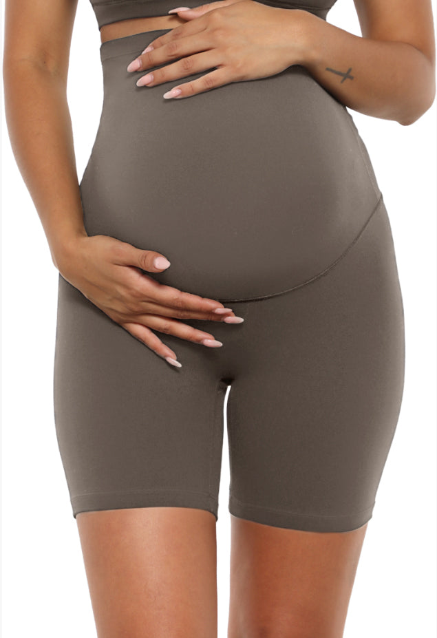 Natrelax® No Front Seam Maternity Shorts 6"