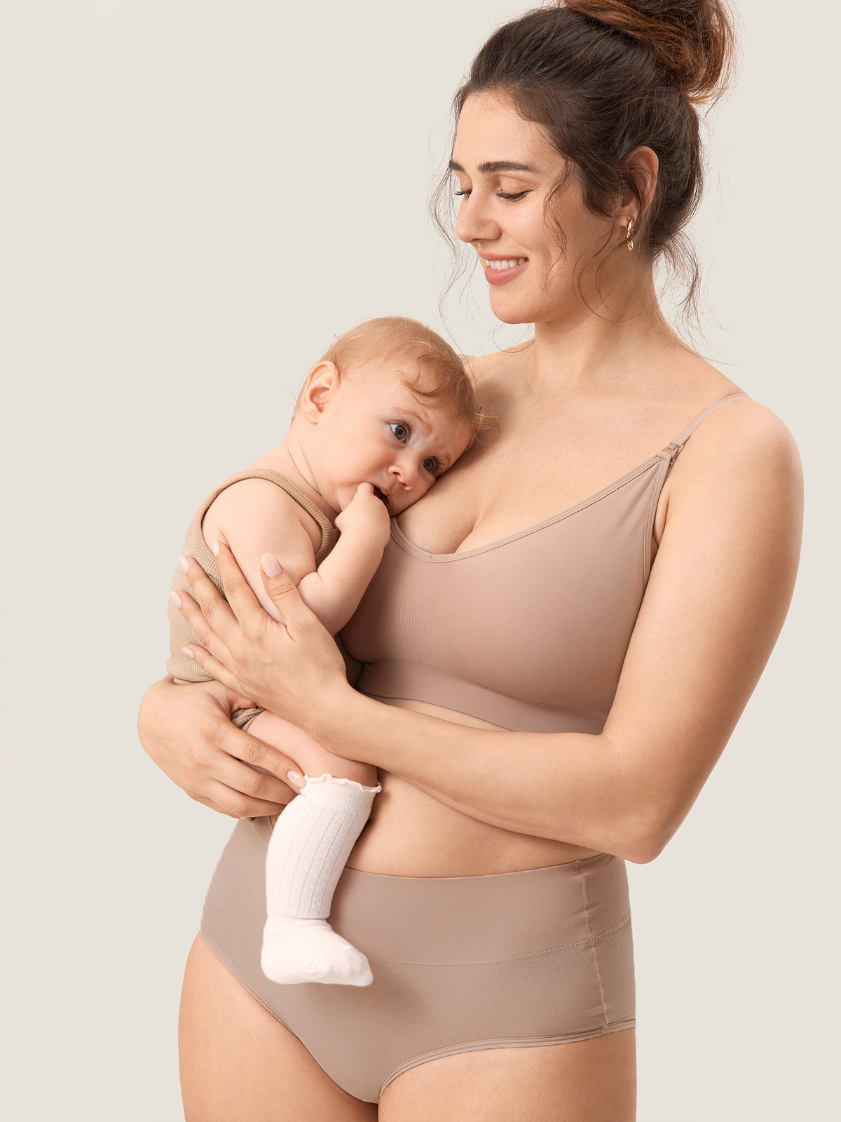 MOMANDA Women's Seamless Soft Knit Nursing Bra Cocoa Beige @model_info:Knit