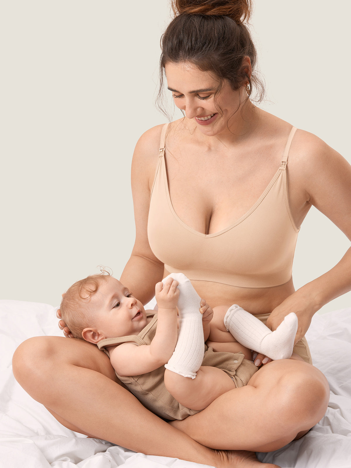 MOMANDA Women's Seamless Soft Knit Nursing Bra Beige @model_info:Knit