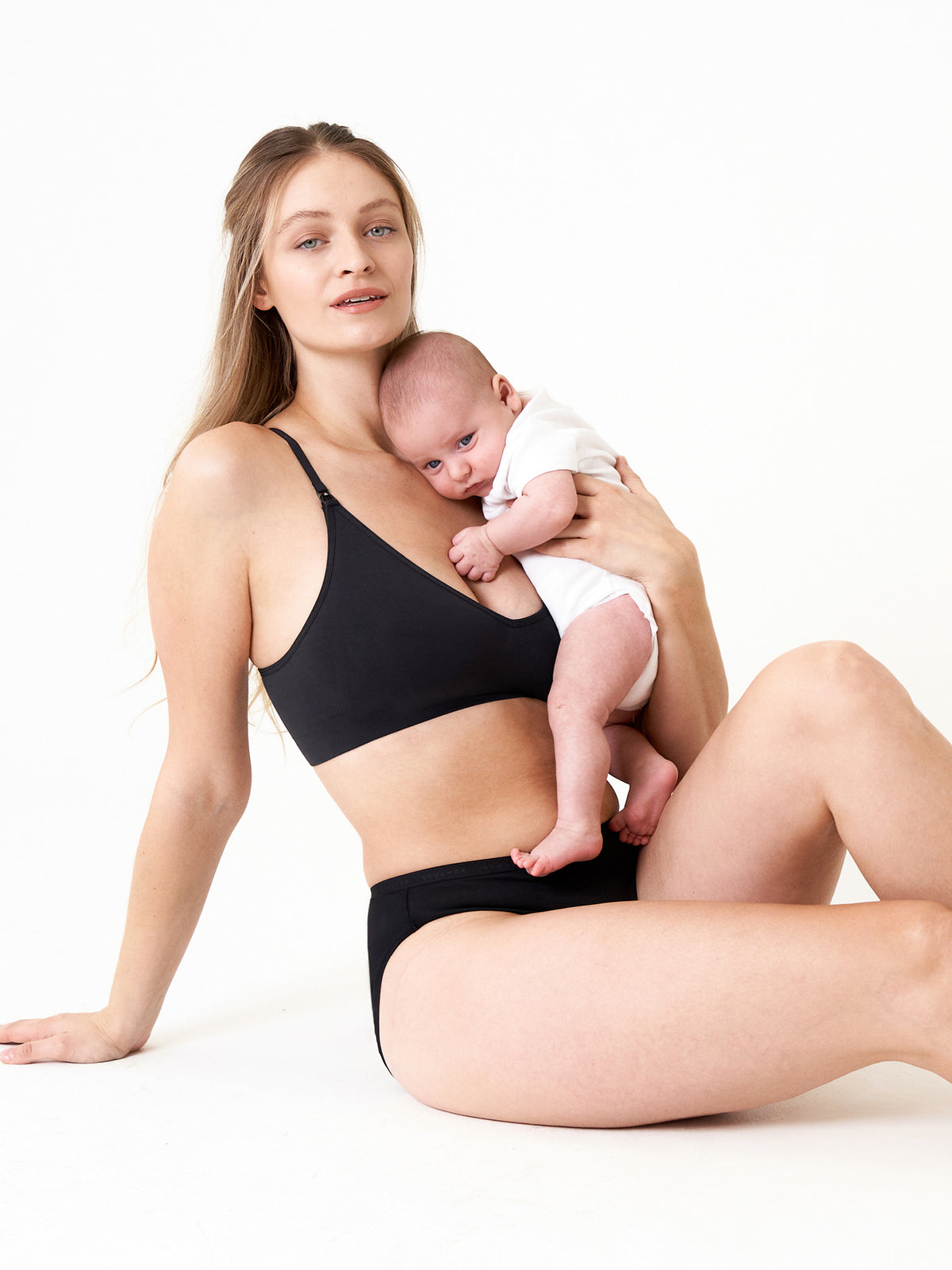 MOMANDA Women's Seamless Soft Knit Nursing Bra Black @model_info:Knit
